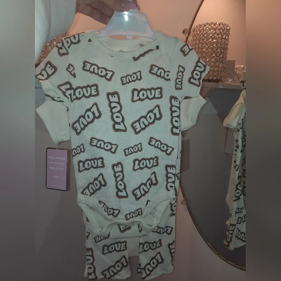 Love-Themed Cream Baby 3 Pack Outfit - Picture 3 of 7